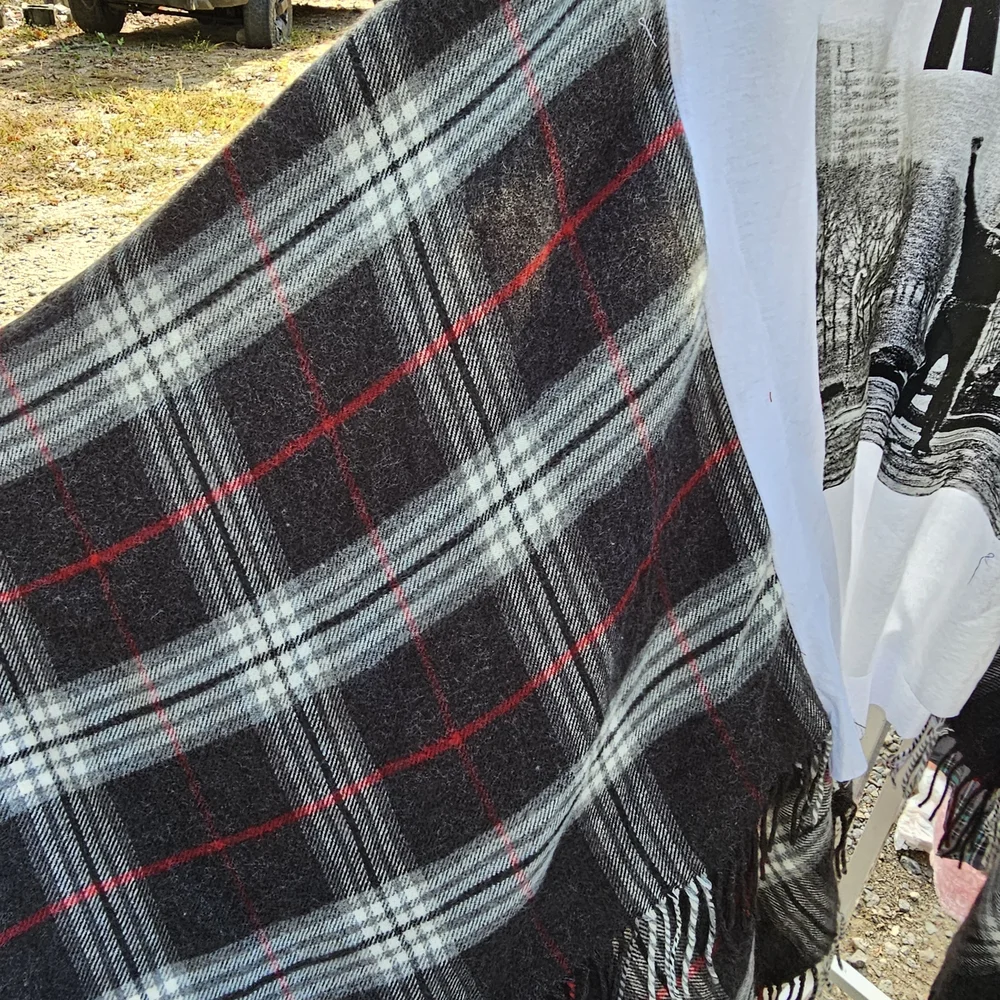 Rocky Graphic Tee With Flannel Scarves Poncho -OS - Picture 2 of 4
